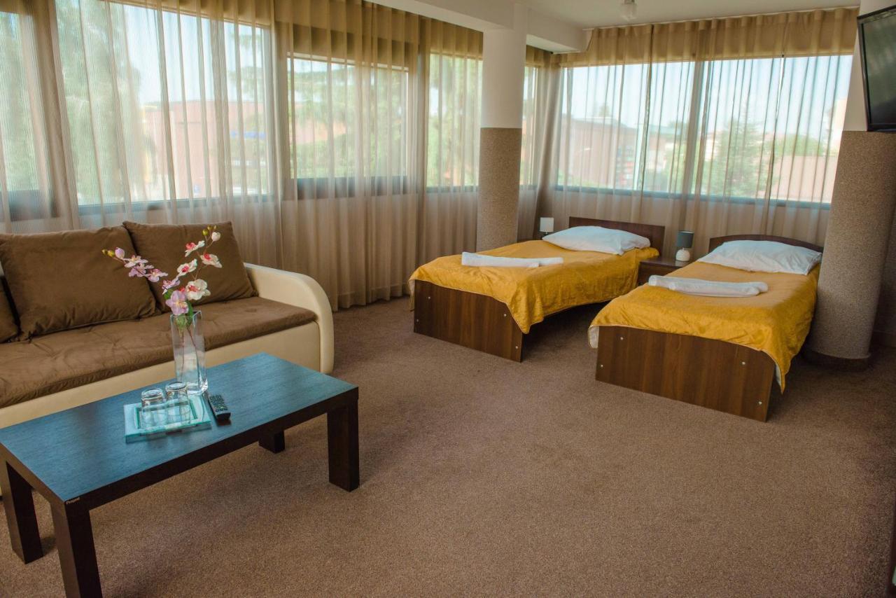 Hotel Turkus Jarosław Kültér fotó