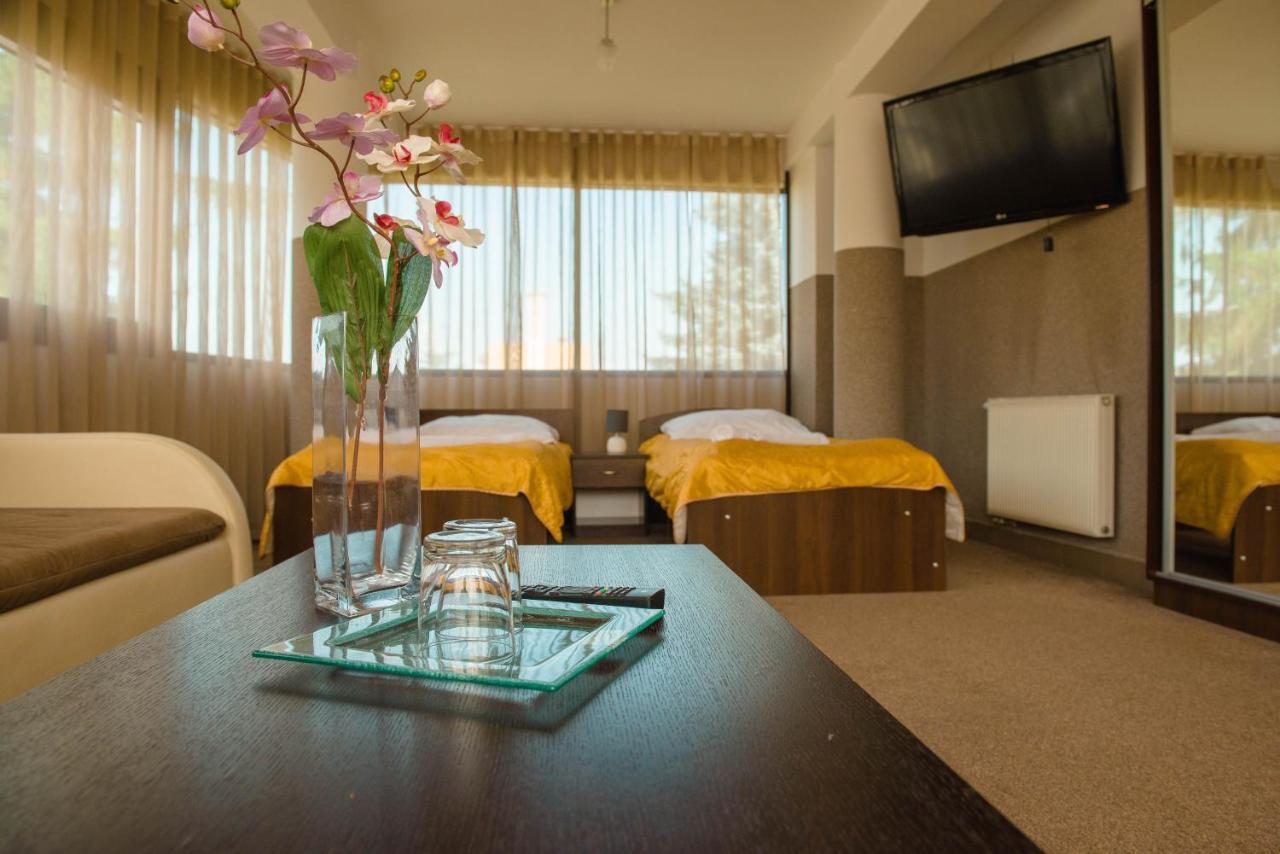 Hotel Turkus Jarosław Kültér fotó