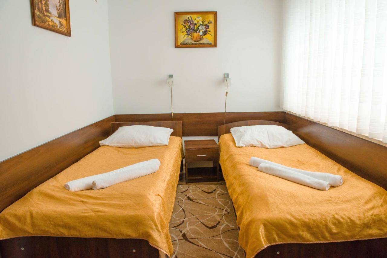 Hotel Turkus Jarosław Kültér fotó