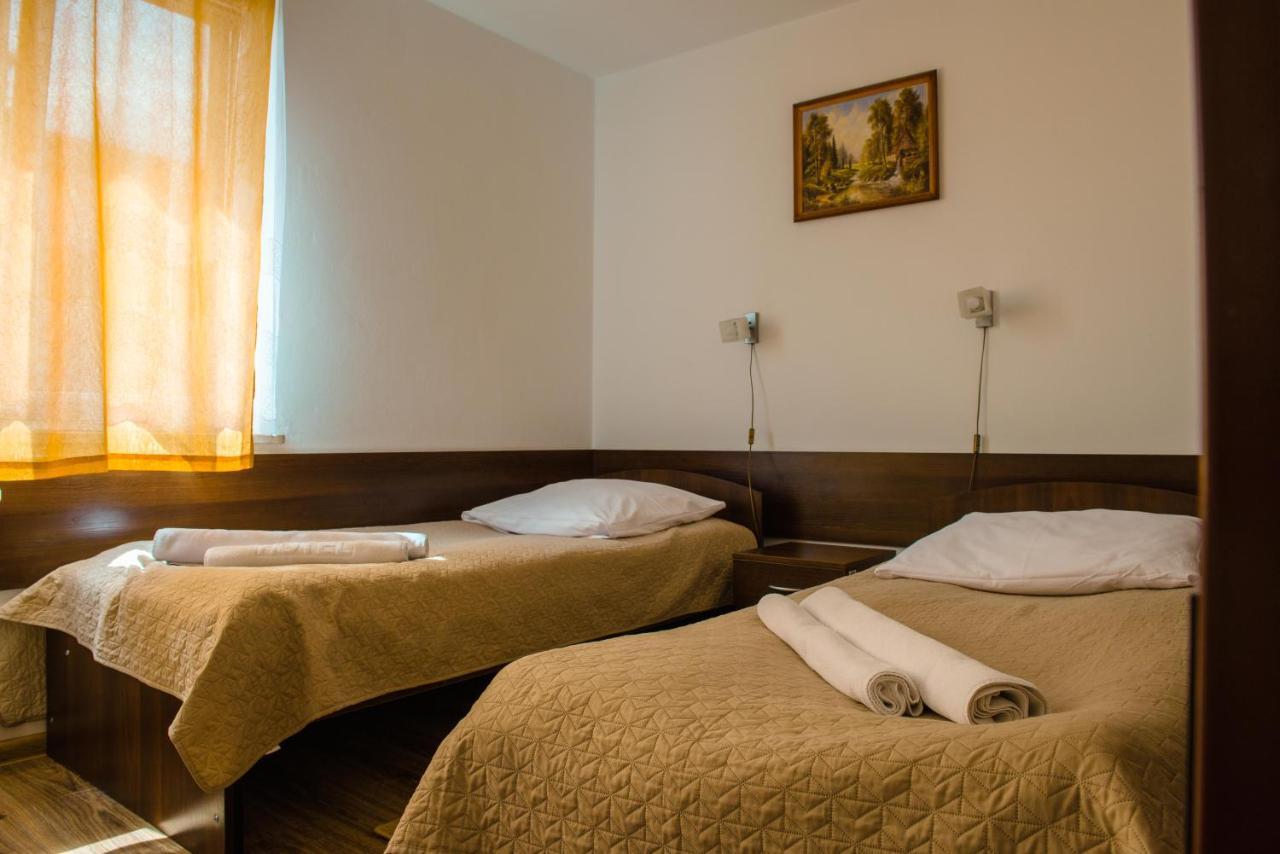 Hotel Turkus Jarosław Kültér fotó