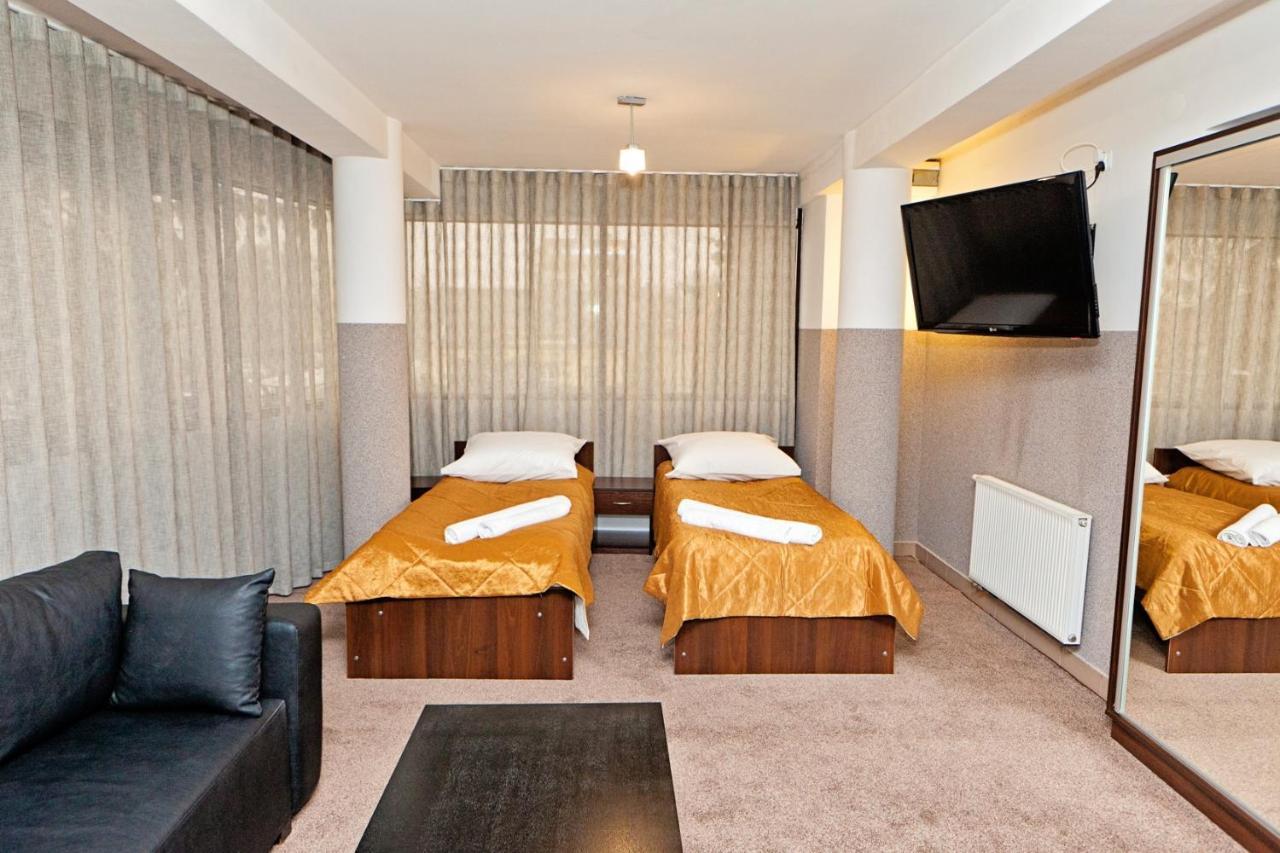 Hotel Turkus Jarosław Kültér fotó