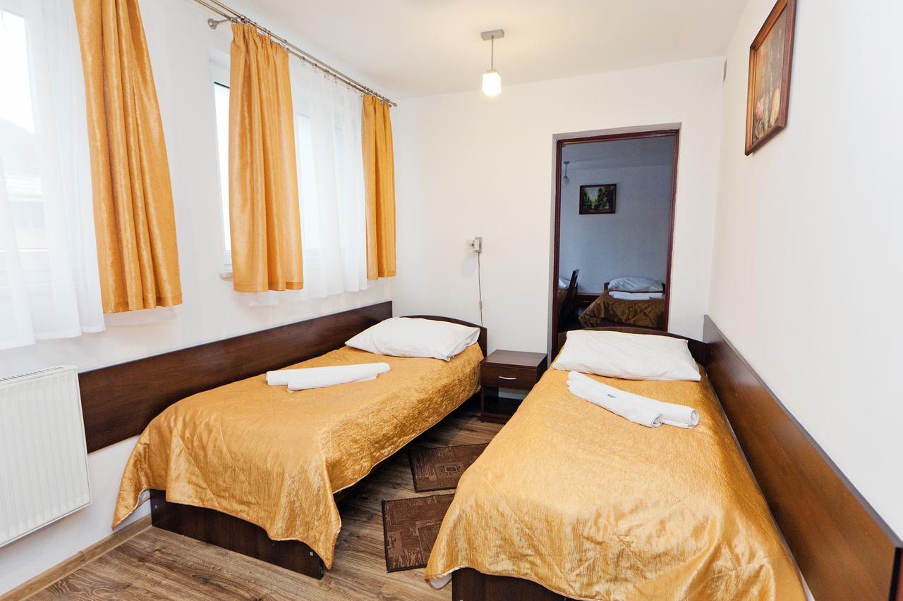 Hotel Turkus Jarosław Kültér fotó