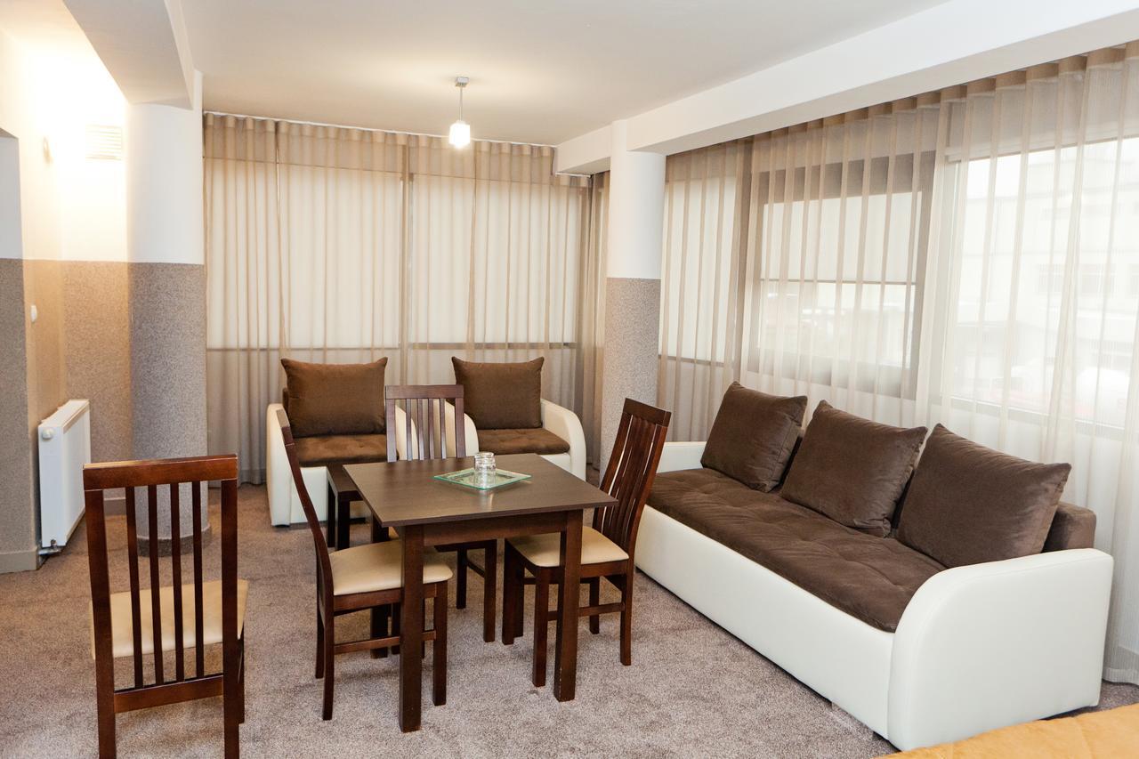 Hotel Turkus Jarosław Kültér fotó