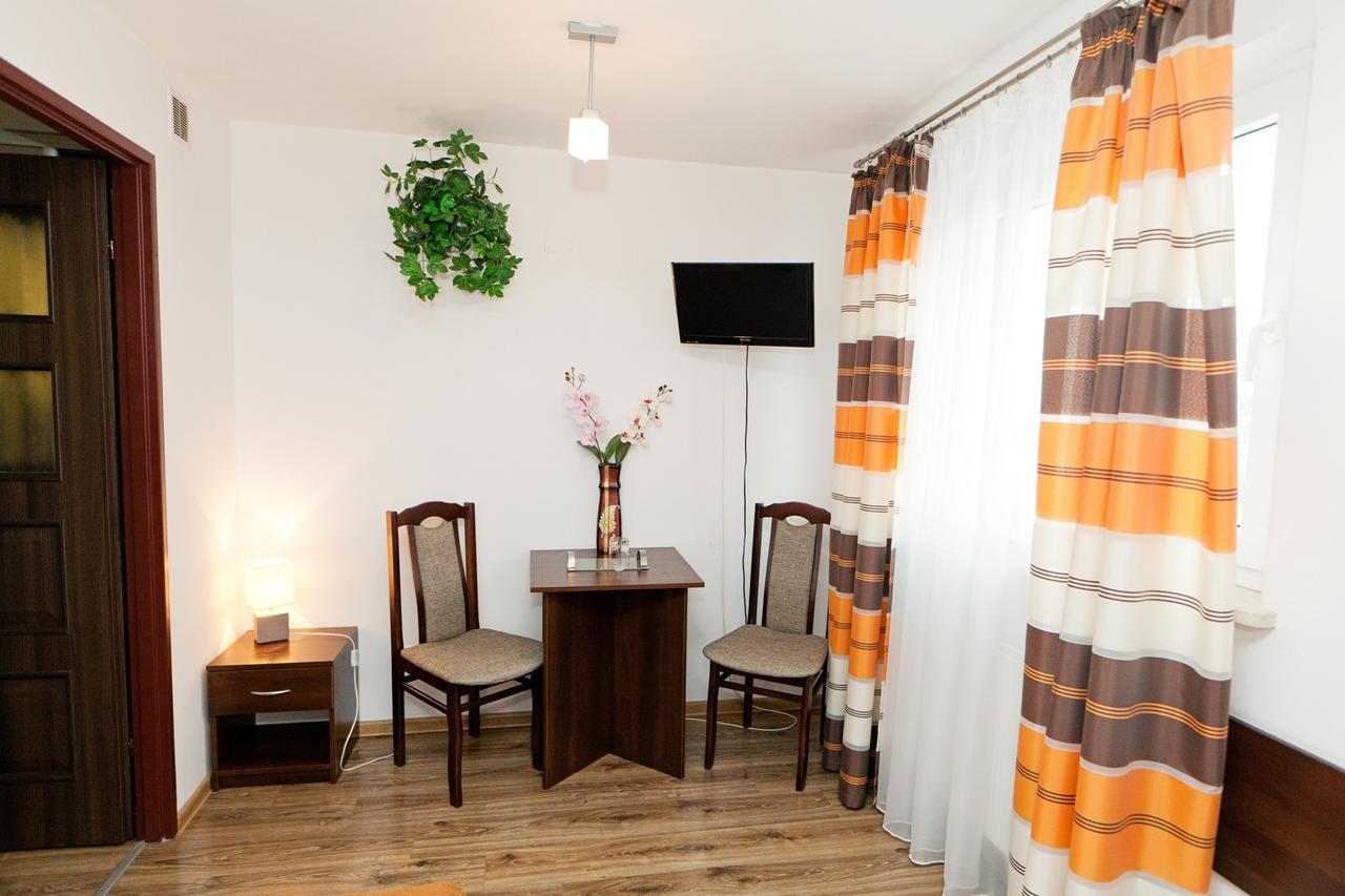 Hotel Turkus Jarosław Kültér fotó