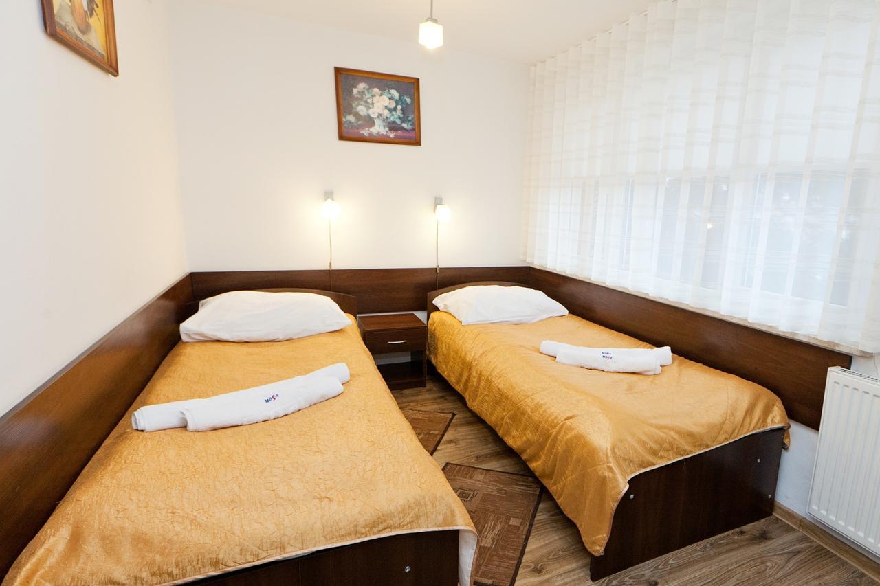 Hotel Turkus Jarosław Kültér fotó